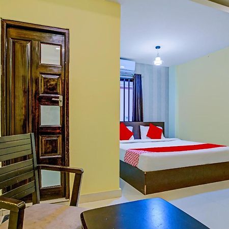 Oyo Flagship 77876 Amigo Suites Kochi Buitenkant foto