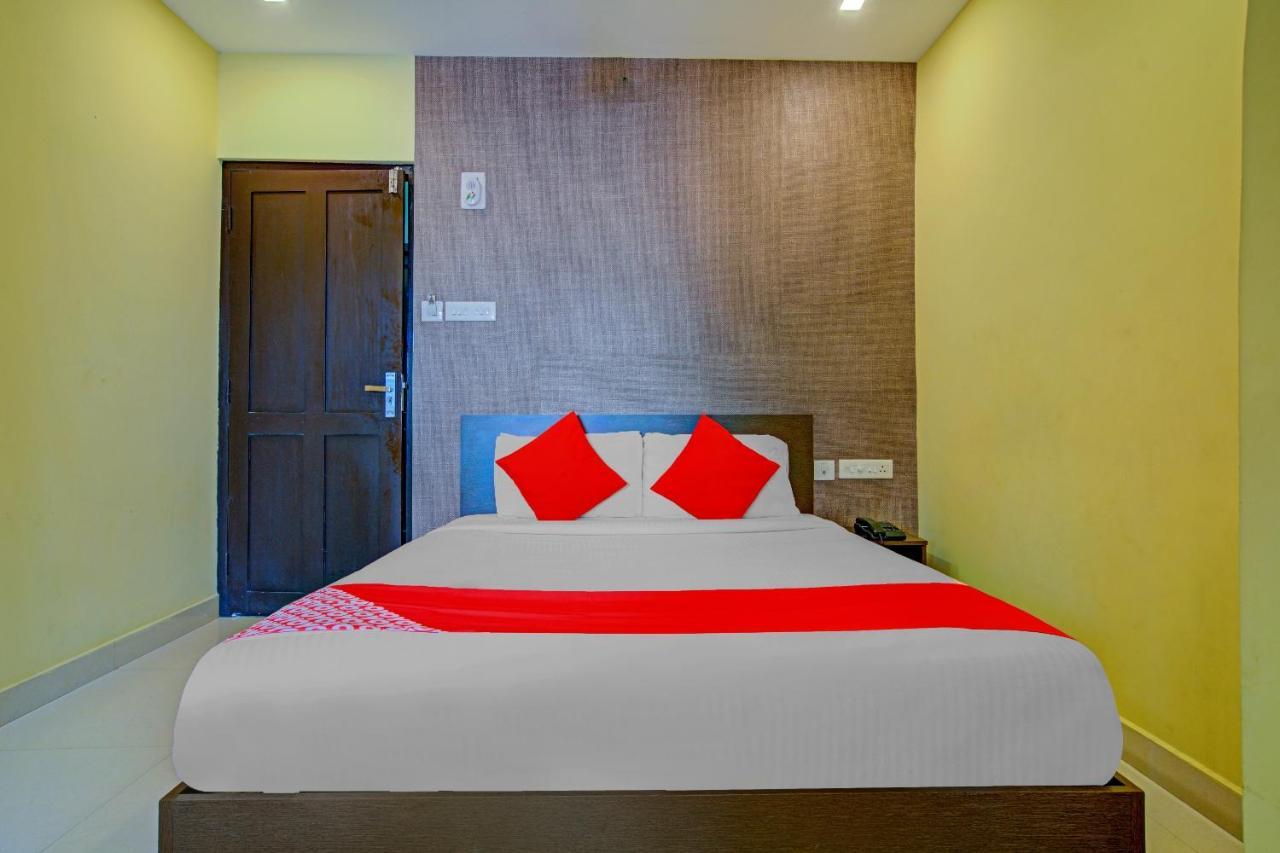 Oyo Flagship 77876 Amigo Suites Kochi Buitenkant foto