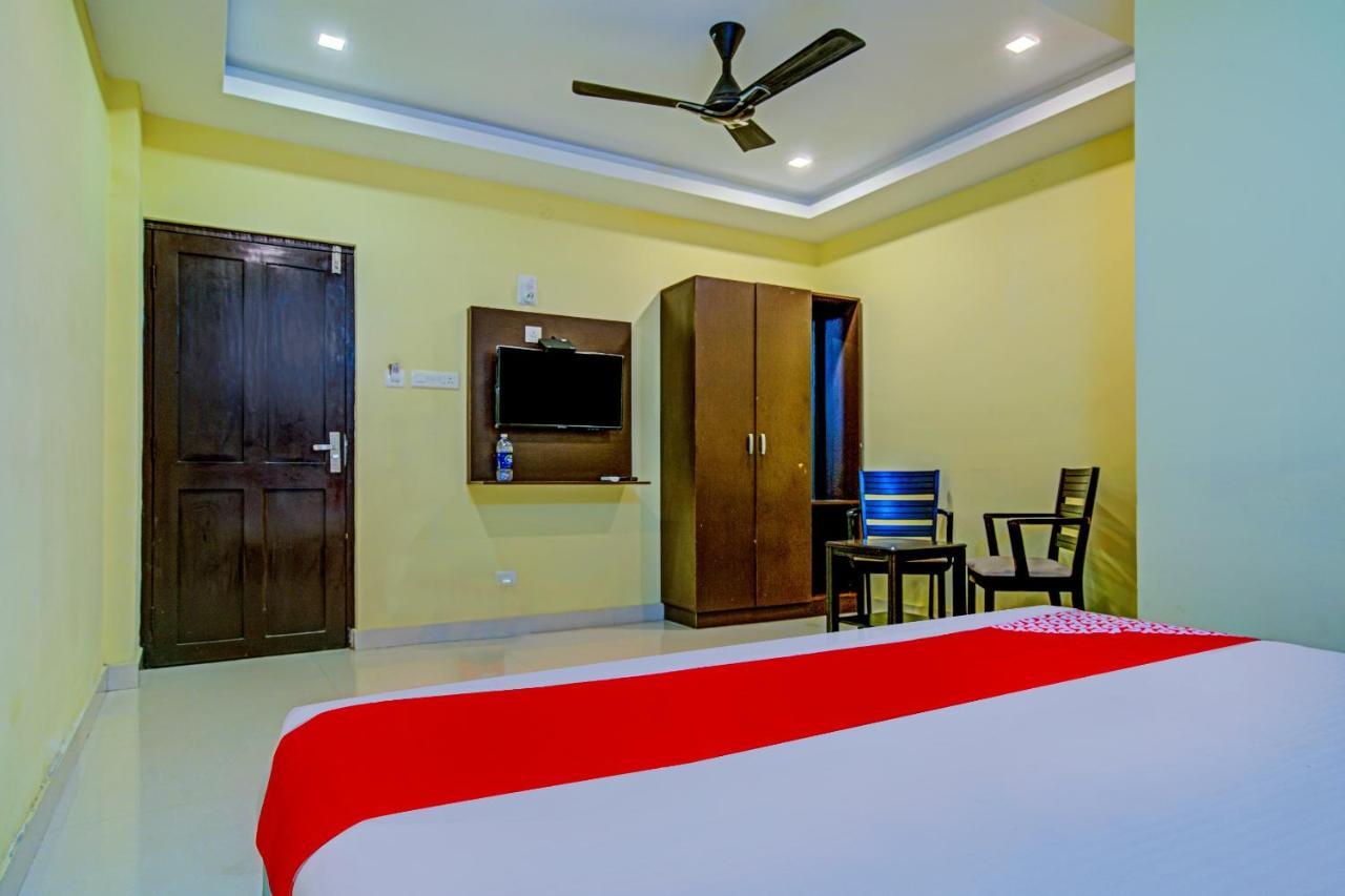 Oyo Flagship 77876 Amigo Suites Kochi Buitenkant foto