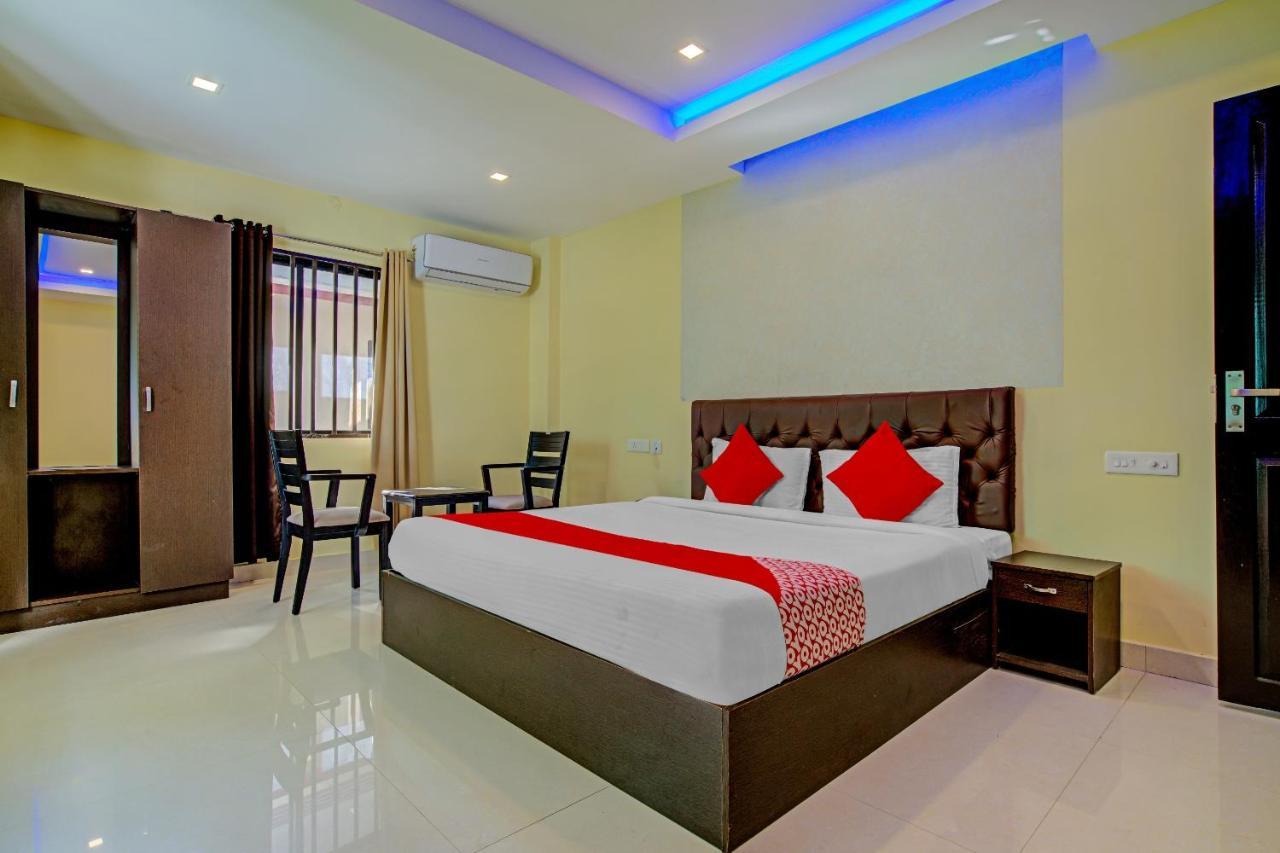Oyo Flagship 77876 Amigo Suites Kochi Buitenkant foto