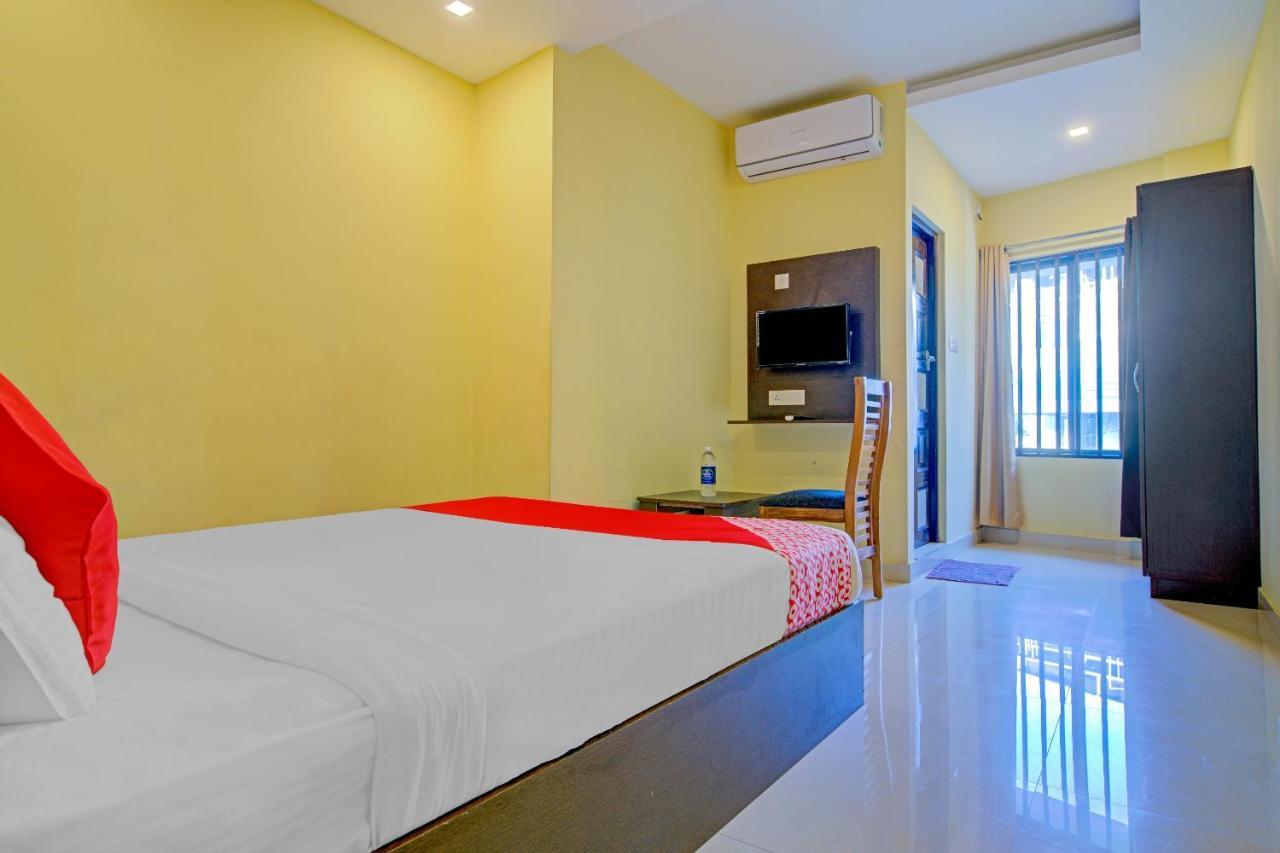Oyo Flagship 77876 Amigo Suites Kochi Buitenkant foto