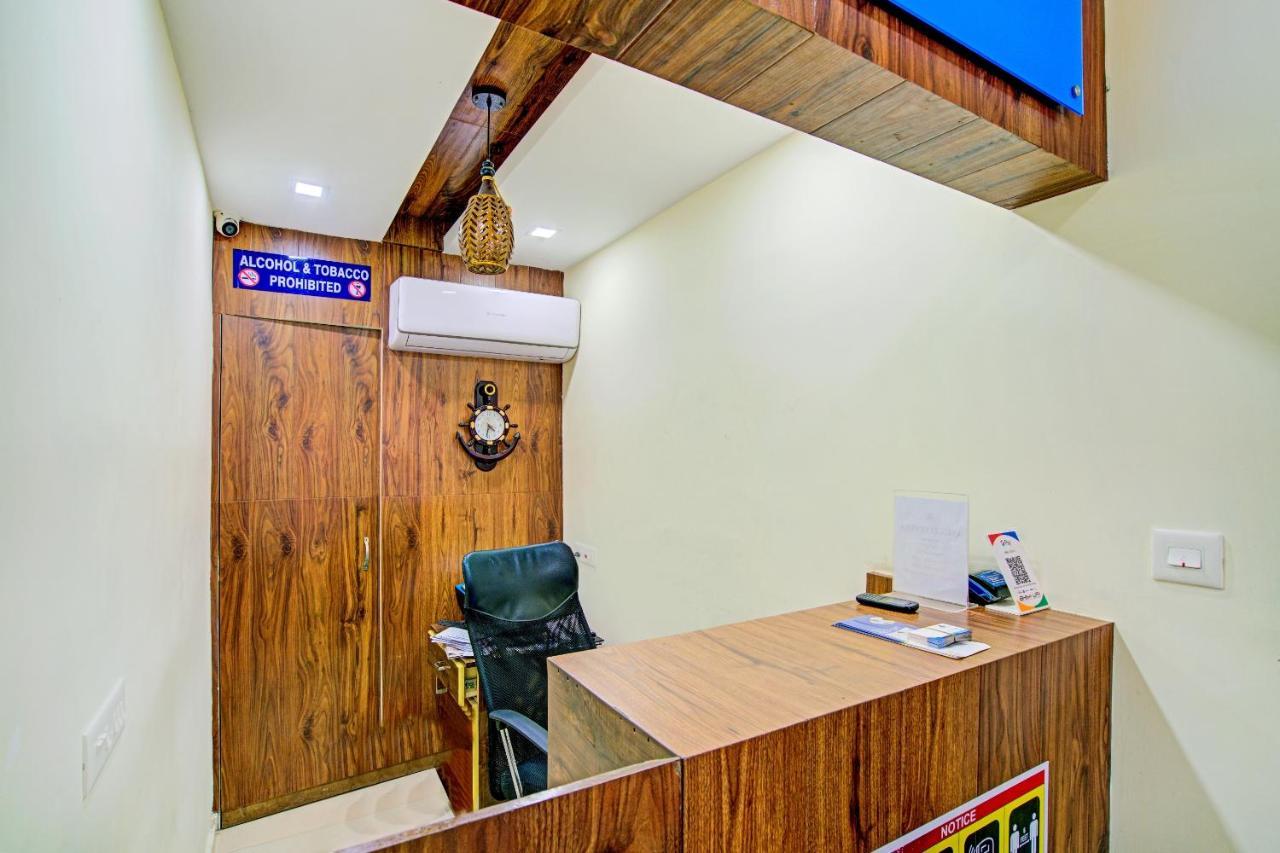 Oyo Flagship 77876 Amigo Suites Kochi Buitenkant foto