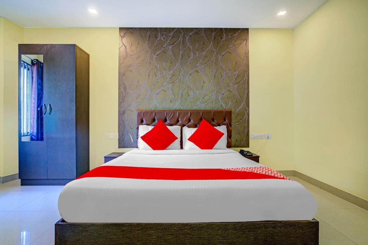 Oyo Flagship 77876 Amigo Suites Kochi Buitenkant foto